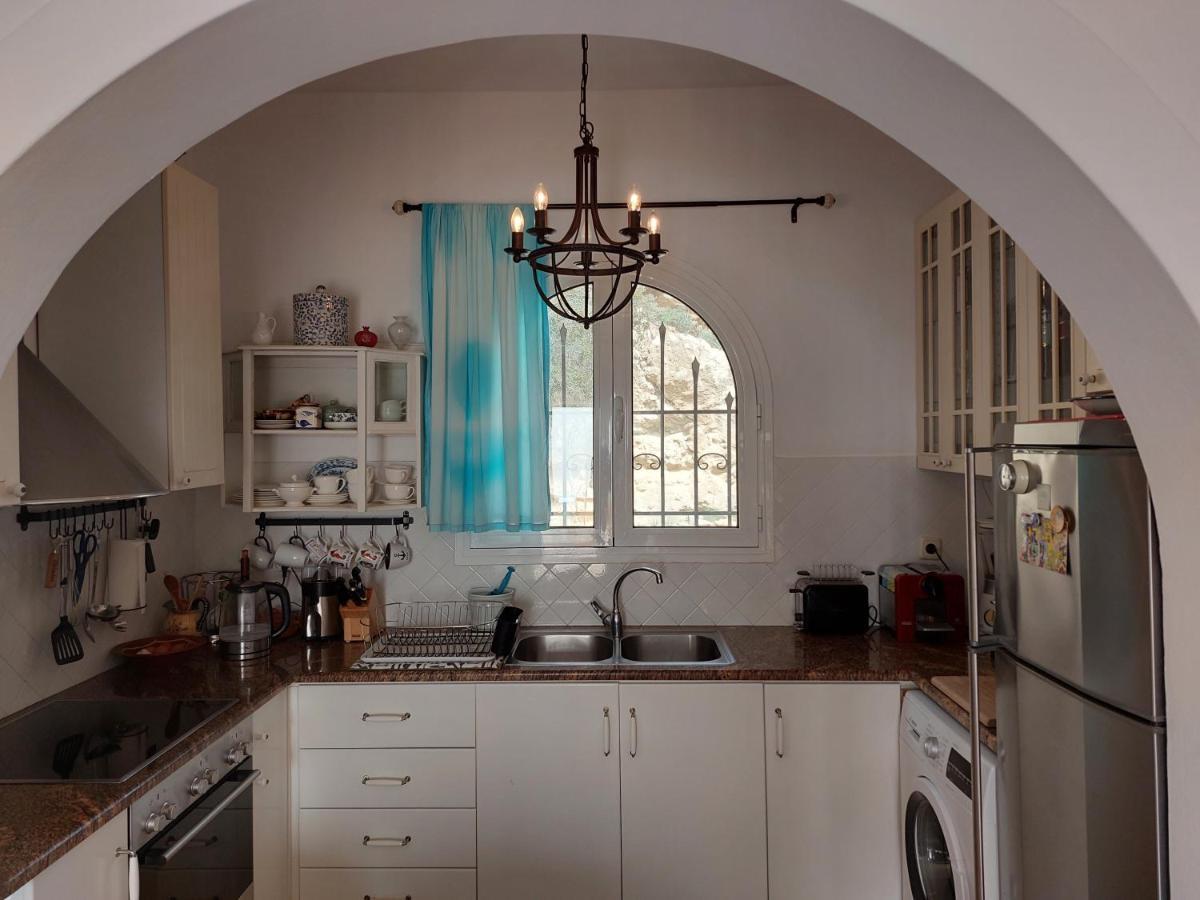 Tranquil Villa With Sea View In Ammopi Karpathos Amoopi Buitenkant foto